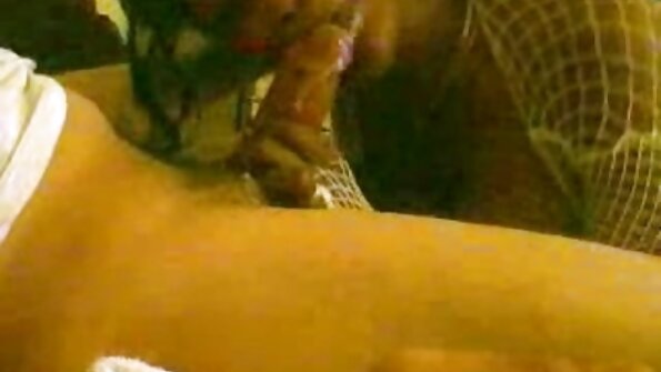 Dirty Hottie Davina Davis genießt hardcore interracial
